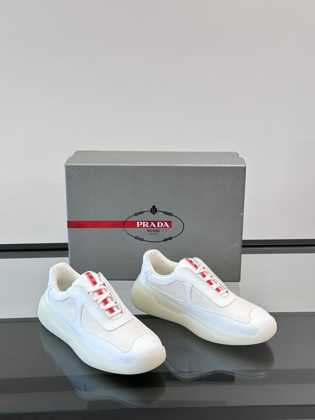 Prada/普拉达 夏季新款Bike织物运动鞋👟！运动鞋低帮系带款 款式时尚大方 头层牛皮拼接透气网面打