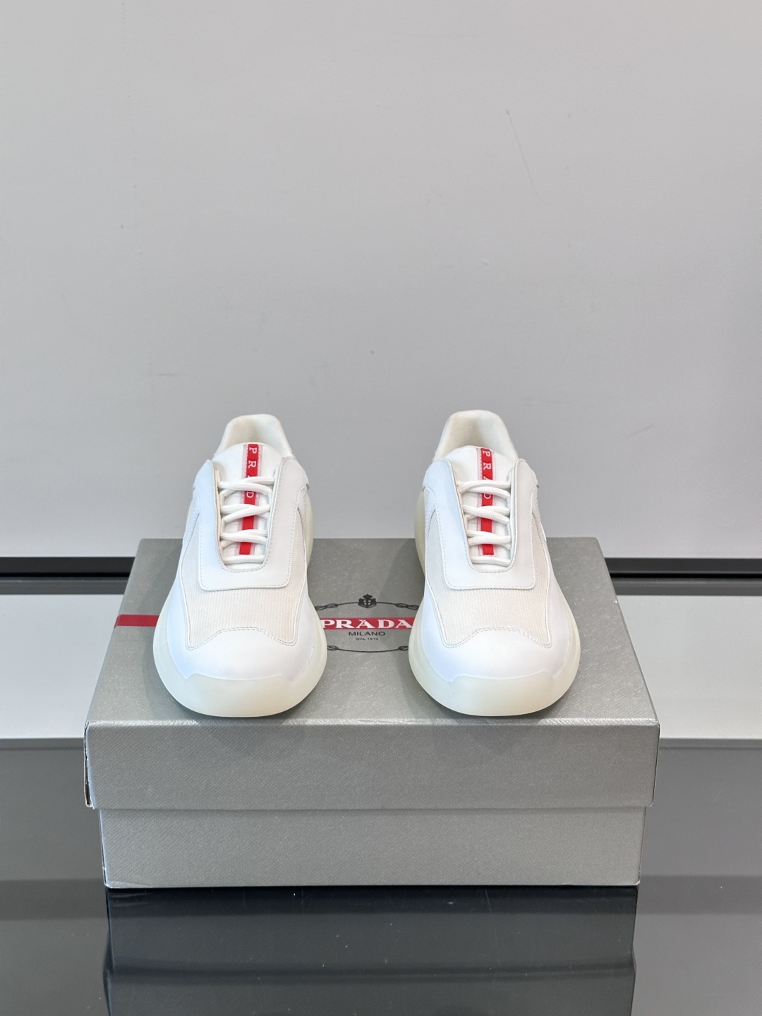 Prada/普拉达 夏季新款Bike织物运动鞋👟！运动鞋低帮系带款 款式时尚大方 头层牛皮拼接透气网面打