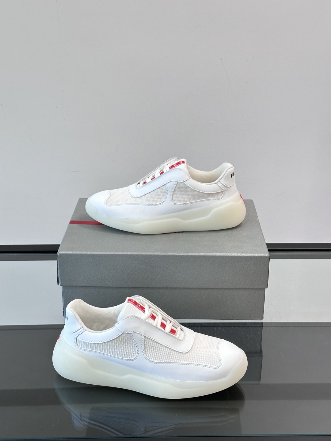 Prada/普拉达 夏季新款Bike织物运动鞋👟！运动鞋低帮系带款 款式时尚大方 头层牛皮拼接透气网面打