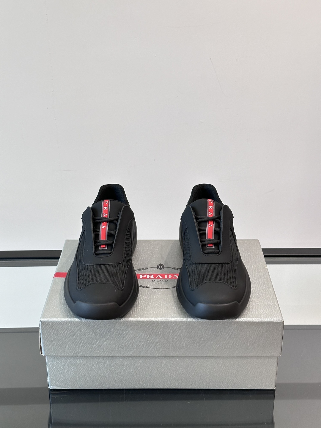 Prada/普拉达 夏季新款Bike织物运动鞋👟！运动鞋低帮系带款 款式时尚大方 头层牛皮拼接透气网面打