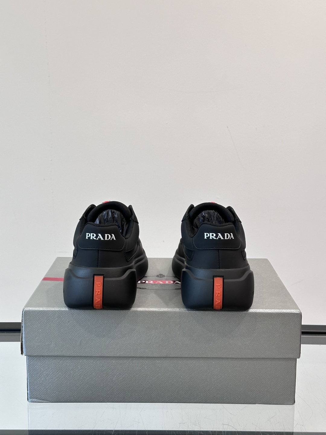 Prada/普拉达 夏季新款Bike织物运动鞋👟！运动鞋低帮系带款 款式时尚大方 头层牛皮拼接透气网面打