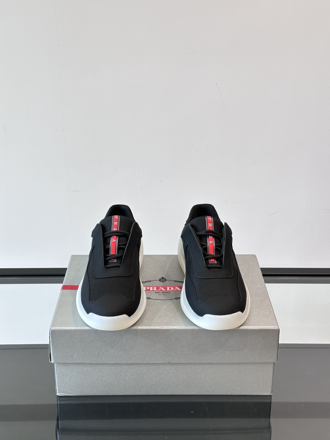 Prada/普拉达 夏季新款Bike织物运动鞋👟！运动鞋低帮系带款 款式时尚大方 头层牛皮拼接透气网面打