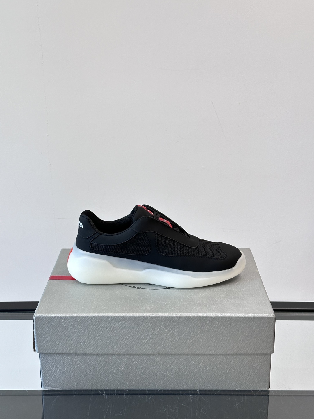 Prada/普拉达 夏季新款Bike织物运动鞋👟！运动鞋低帮系带款 款式时尚大方 头层牛皮拼接透气网面打