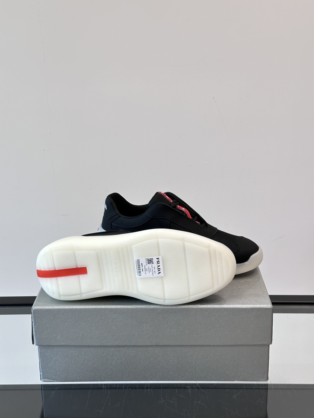 Prada/普拉达 夏季新款Bike织物运动鞋👟！运动鞋低帮系带款 款式时尚大方 头层牛皮拼接透气网面打