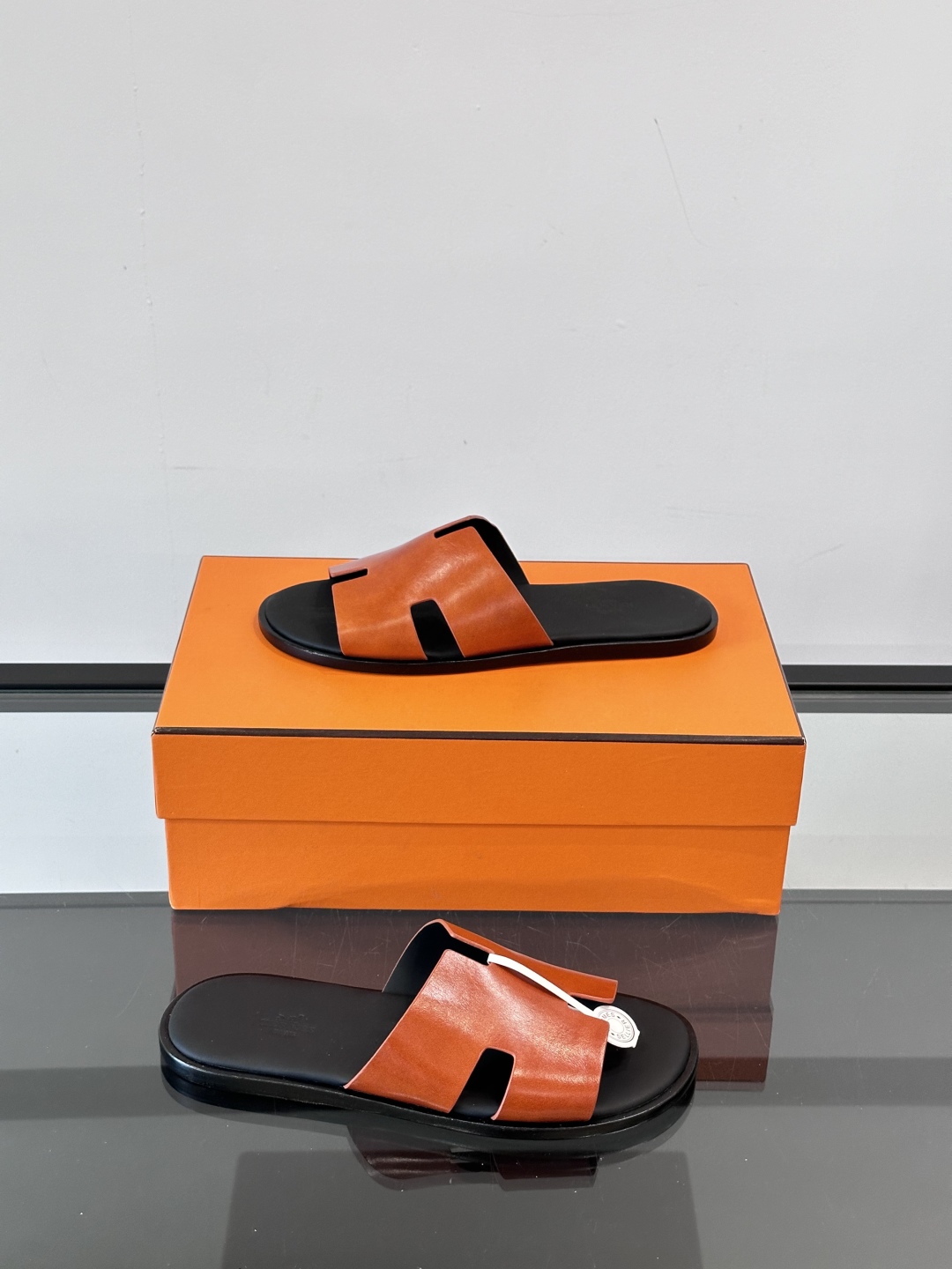 ◾️▫️Hermes 高端真皮大底男士拖鞋，高品质经典单品，用料上乘考究，版型宽松舒适，推荐入手，鞋面选