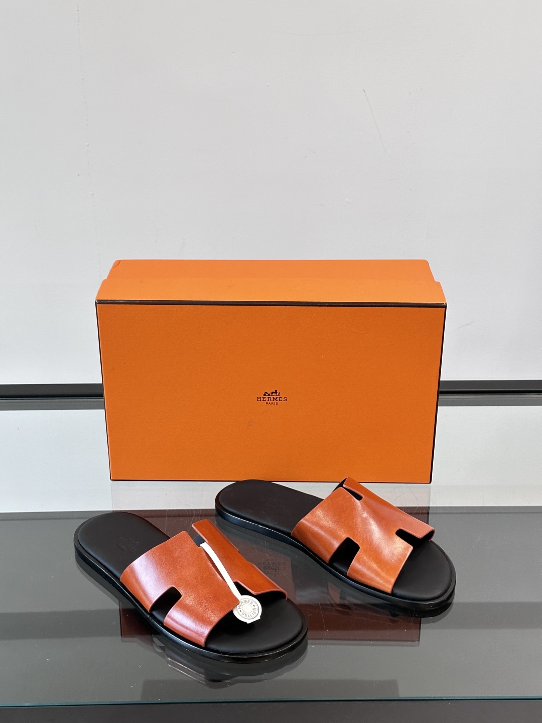 ◾️▫️Hermes 高端真皮大底男士拖鞋，高品质经典单品，用料上乘考究，版型宽松舒适，推荐入手，鞋面选