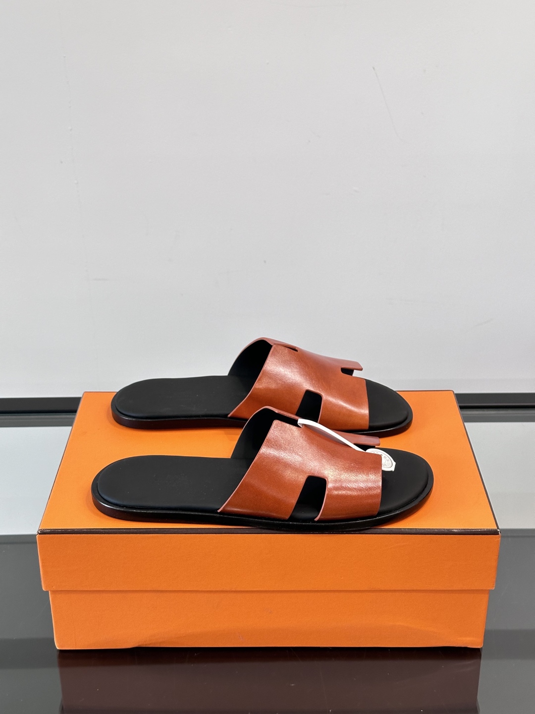 ◾️▫️Hermes 高端真皮大底男士拖鞋，高品质经典单品，用料上乘考究，版型宽松舒适，推荐入手，鞋面选