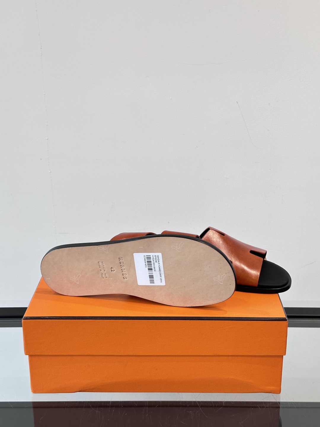 ◾️▫️Hermes 高端真皮大底男士拖鞋，高品质经典单品，用料上乘考究，版型宽松舒适，推荐入手，鞋面选