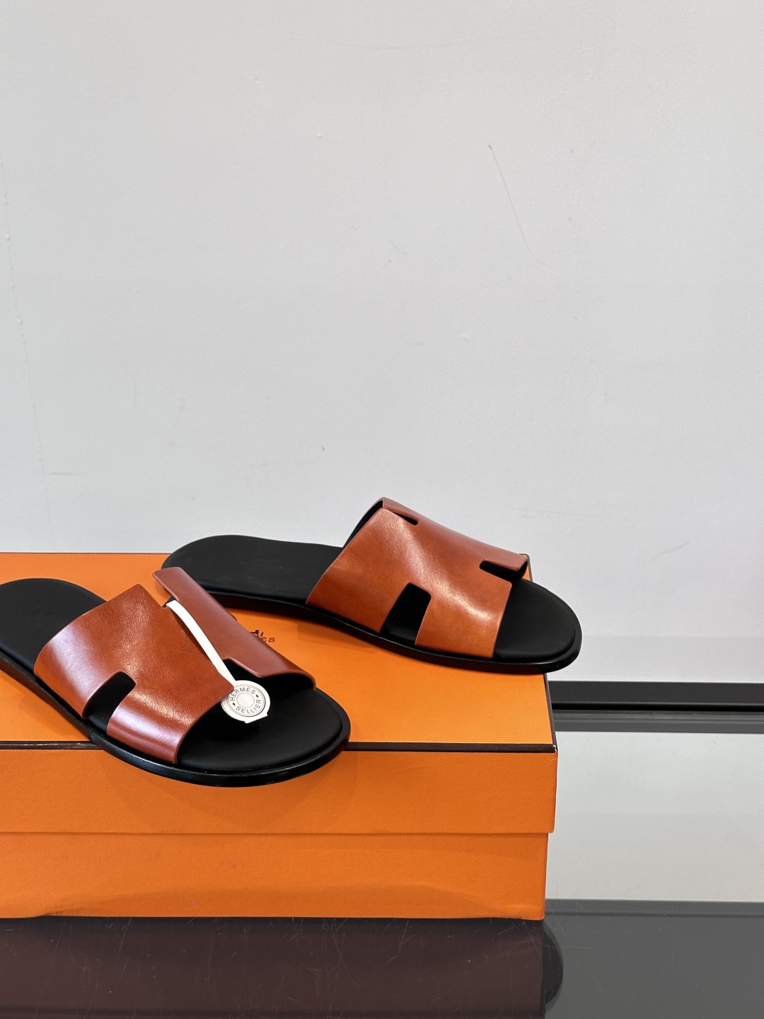 ◾️▫️Hermes 高端真皮大底男士拖鞋，高品质经典单品，用料上乘考究，版型宽松舒适，推荐入手，鞋面选