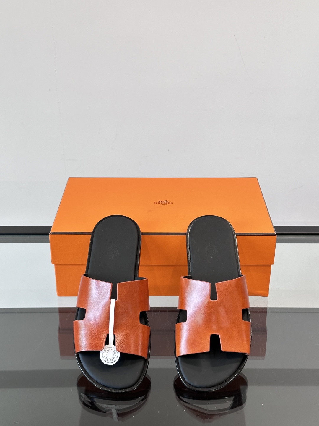 ◾️▫️Hermes 高端真皮大底男士拖鞋，高品质经典单品，用料上乘考究，版型宽松舒适，推荐入手，鞋面选
