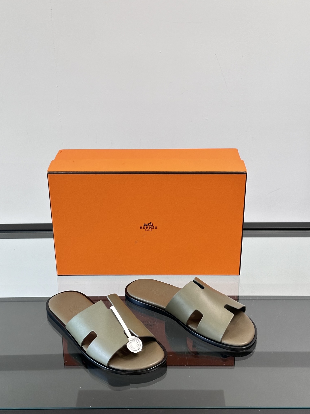 ◾️▫️Hermes 高端真皮大底男士拖鞋，高品质经典单品，用料上乘考究，版型宽松舒适，推荐入手，鞋面选
