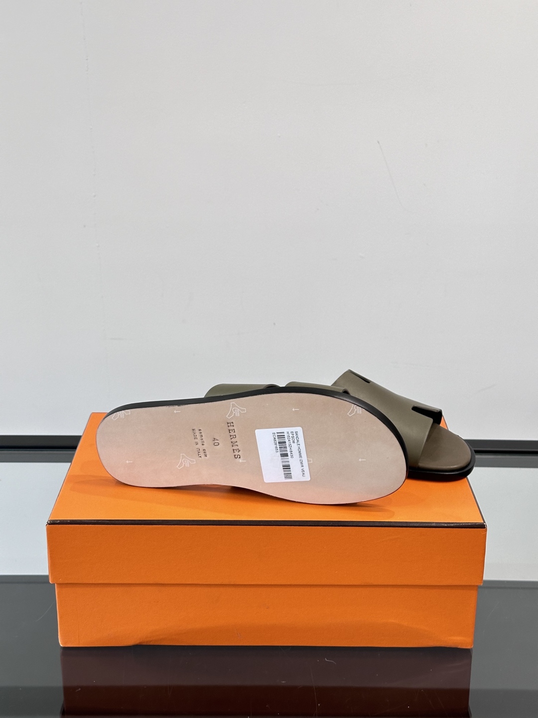 ◾️▫️Hermes 高端真皮大底男士拖鞋，高品质经典单品，用料上乘考究，版型宽松舒适，推荐入手，鞋面选