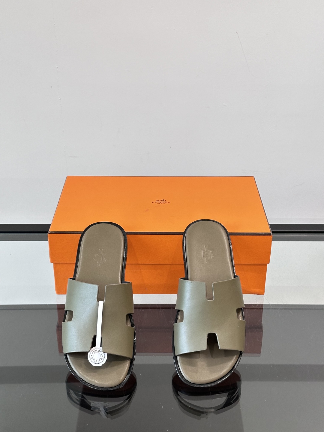 ◾️▫️Hermes 高端真皮大底男士拖鞋，高品质经典单品，用料上乘考究，版型宽松舒适，推荐入手，鞋面选