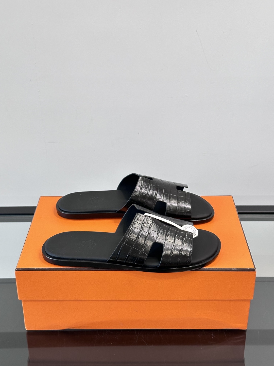 ◾️▫️Hermes 高端真皮大底男士拖鞋，高品质经典单品，用料上乘考究，版型宽松舒适，推荐入手，鞋面选