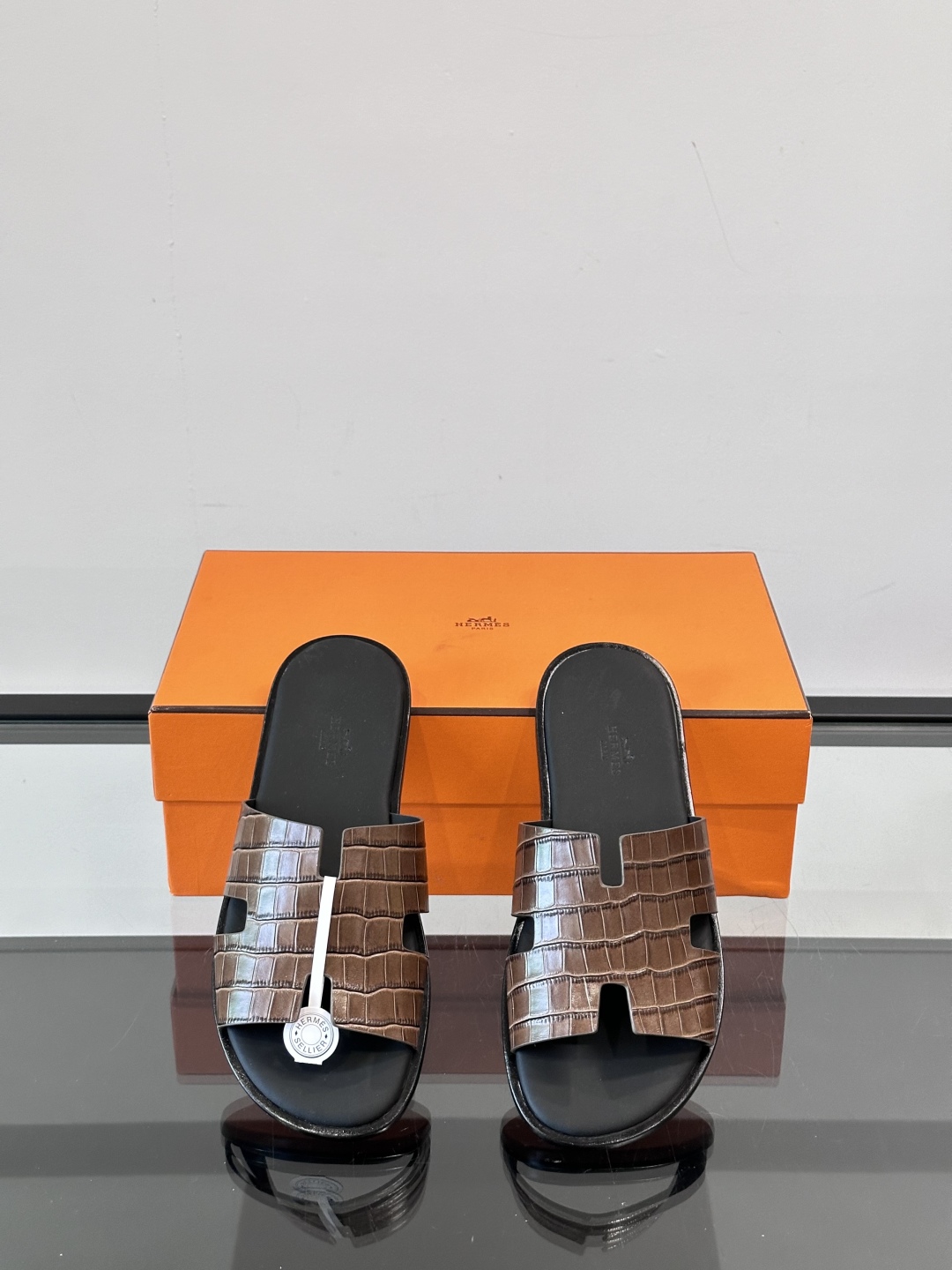 ◾️▫️Hermes 高端真皮大底男士拖鞋，高品质经典单品，用料上乘考究，版型宽松舒适，推荐入手，鞋面选