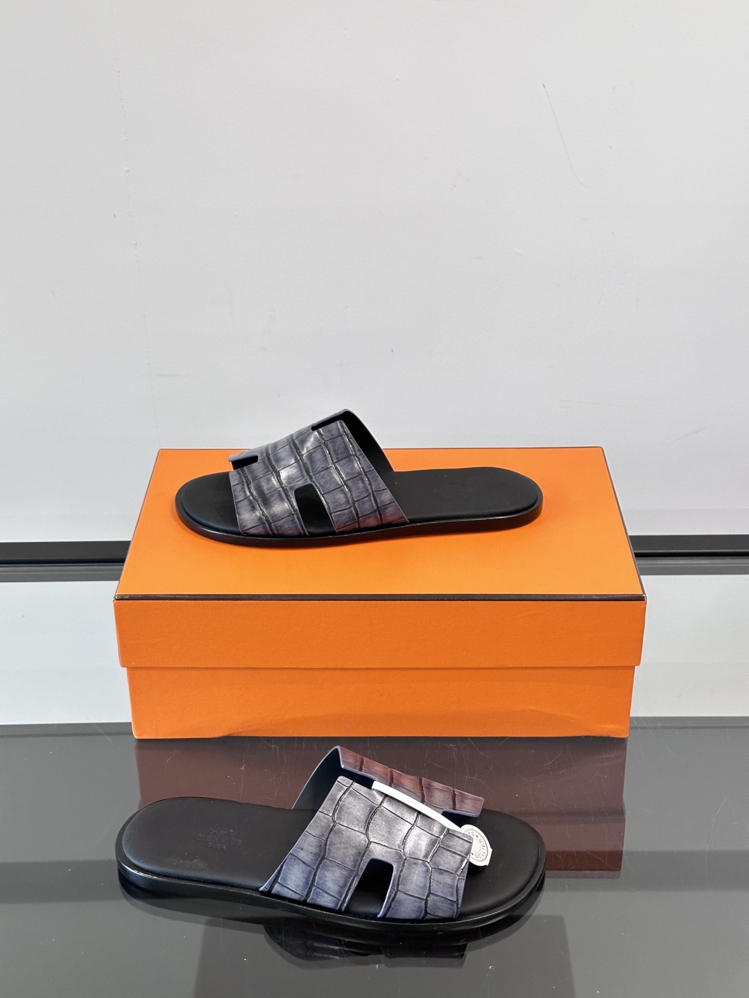 ◾️▫️Hermes 高端真皮大底男士拖鞋，高品质经典单品，用料上乘考究，版型宽松舒适，推荐入手，鞋面选