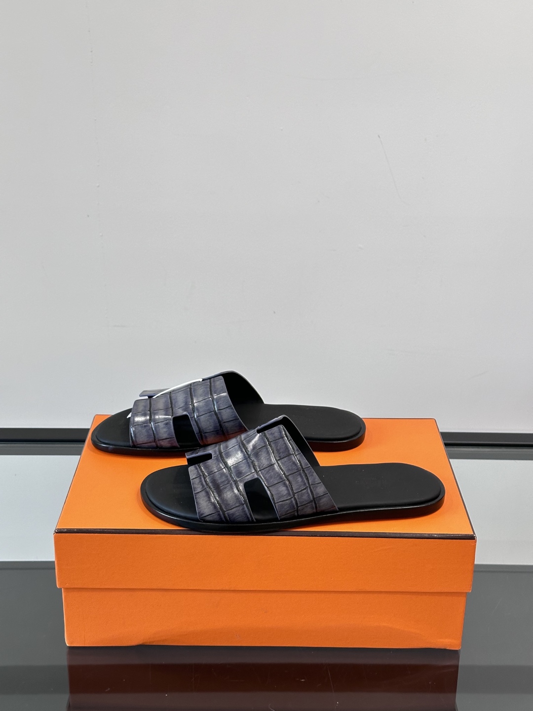 ◾️▫️Hermes 高端真皮大底男士拖鞋，高品质经典单品，用料上乘考究，版型宽松舒适，推荐入手，鞋面选