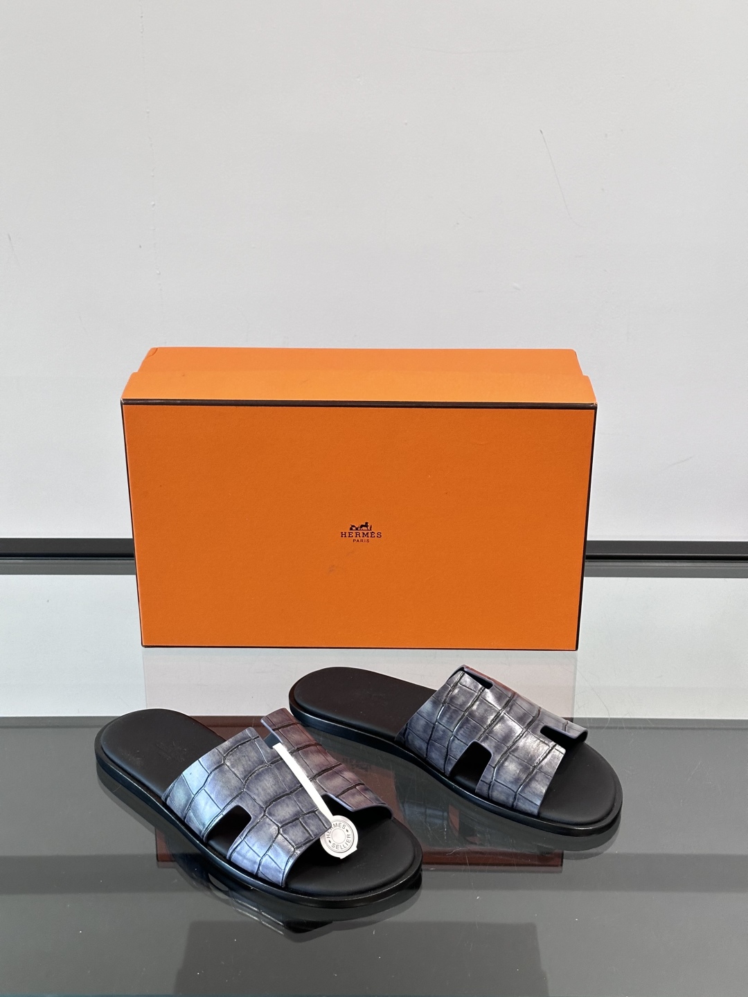 ◾️▫️Hermes 高端真皮大底男士拖鞋，高品质经典单品，用料上乘考究，版型宽松舒适，推荐入手，鞋面选