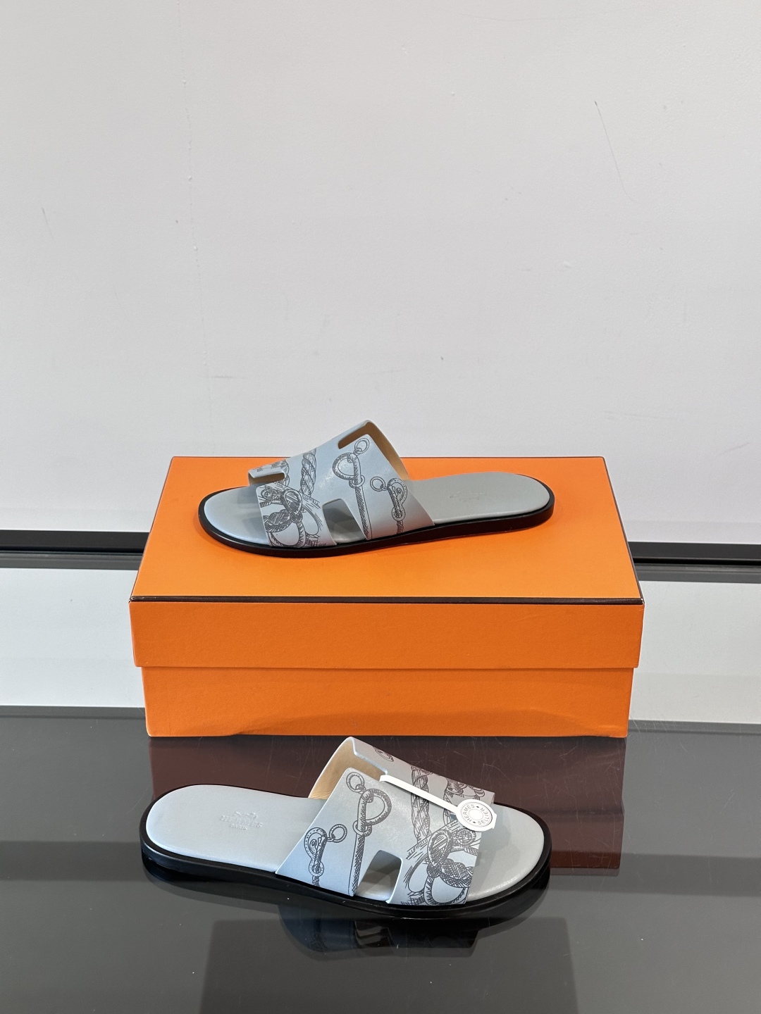 ◾️▫️Hermes 高端真皮大底男士拖鞋，高品质经典单品，用料上乘考究，版型宽松舒适，推荐入手，鞋面选