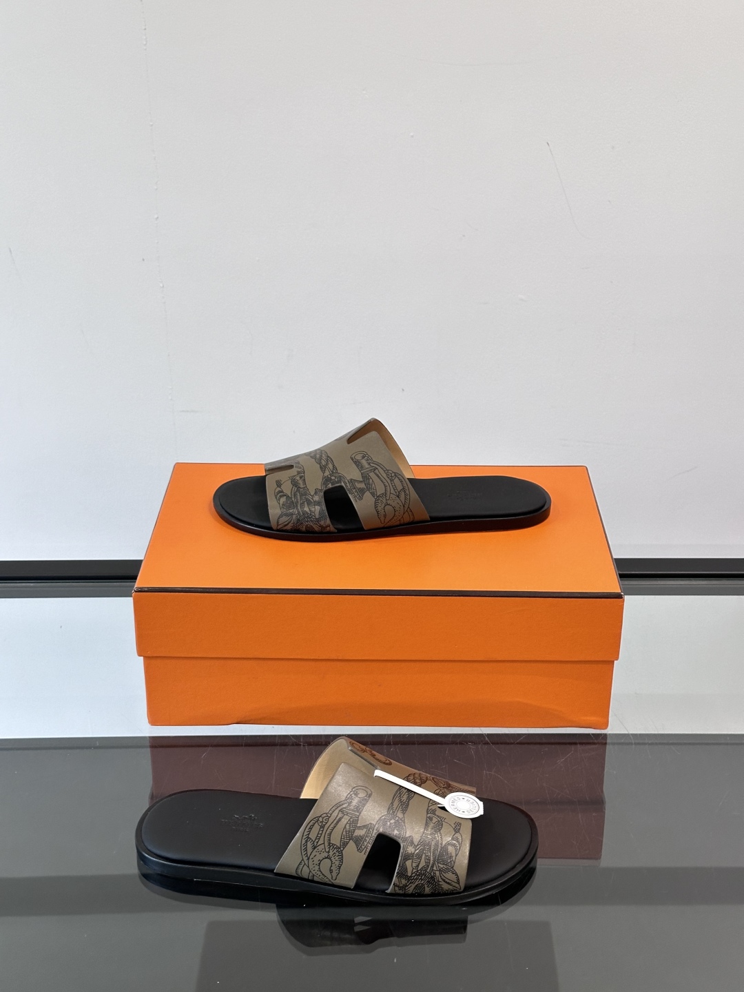 ◾️▫️Hermes 高端真皮大底男士拖鞋，高品质经典单品，用料上乘考究，版型宽松舒适，推荐入手，鞋面选
