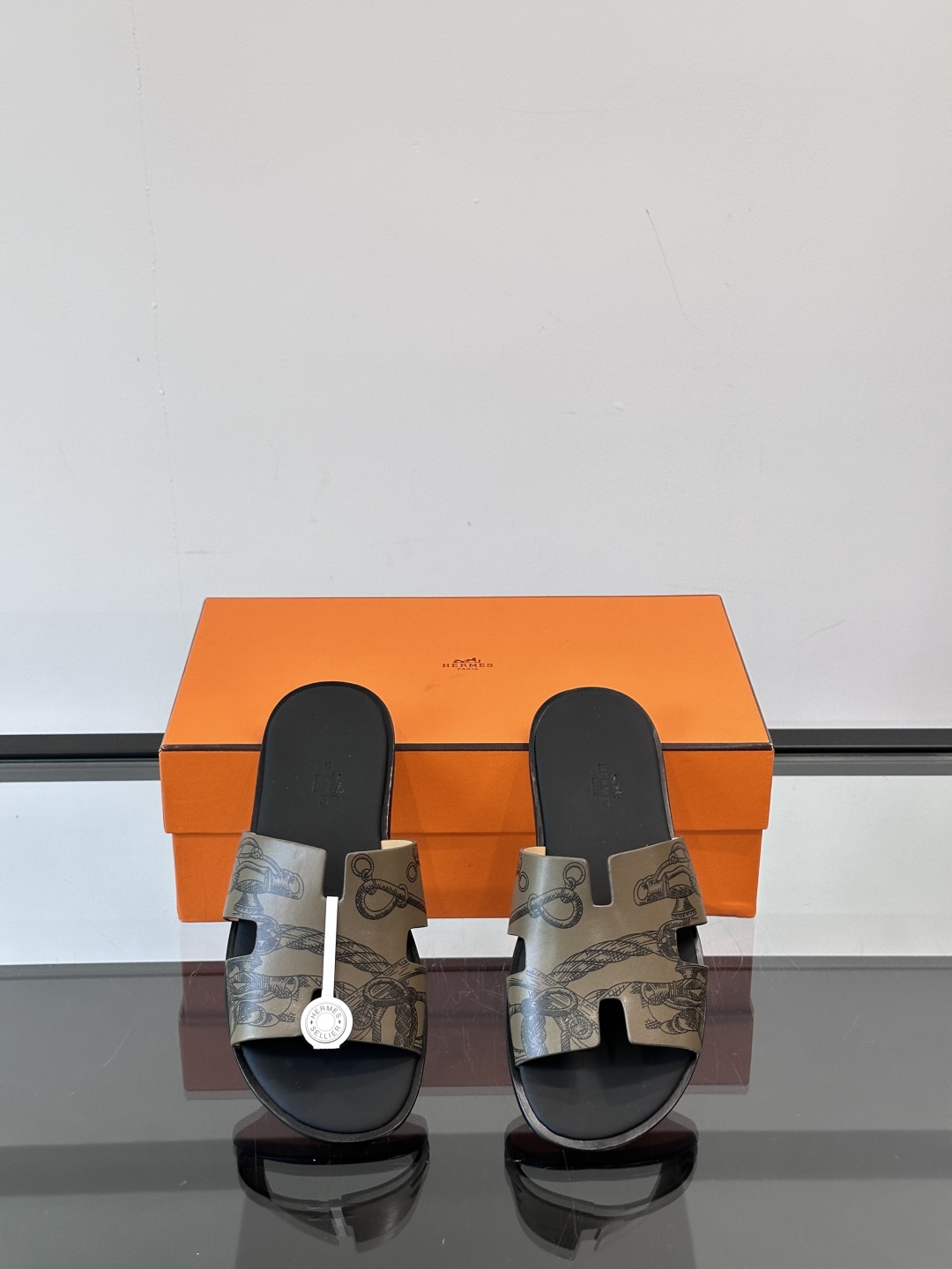 ◾️▫️Hermes 高端真皮大底男士拖鞋，高品质经典单品，用料上乘考究，版型宽松舒适，推荐入手，鞋面选