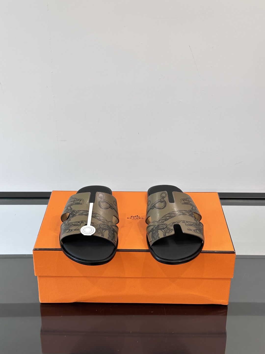 ◾️▫️Hermes 高端真皮大底男士拖鞋，高品质经典单品，用料上乘考究，版型宽松舒适，推荐入手，鞋面选
