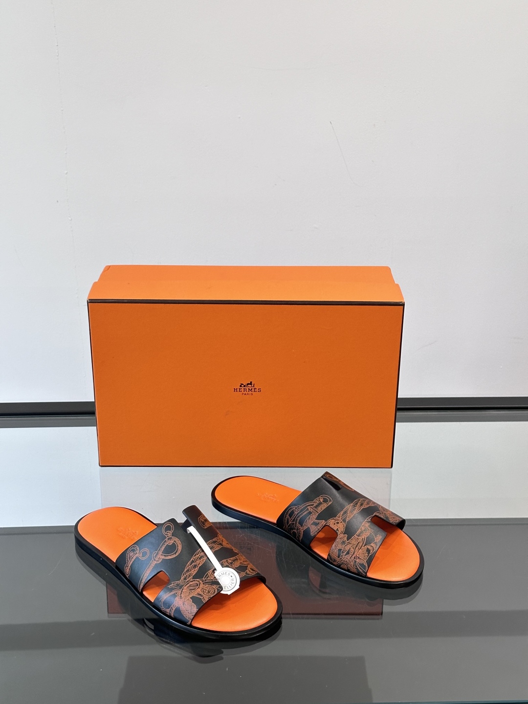 ◾️▫️Hermes 高端真皮大底男士拖鞋，高品质经典单品，用料上乘考究，版型宽松舒适，推荐入手，鞋面选