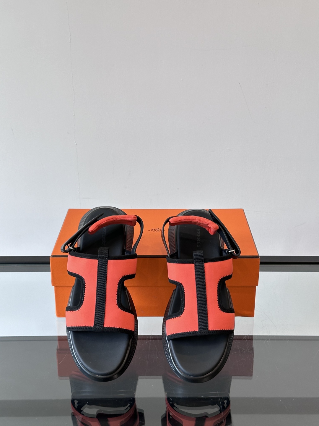 ◾️▫️Hermes 高端拖鞋凉鞋，高品质经典单品，用料上乘考究，版型宽松舒适，推荐入手，鞋面选用进口面