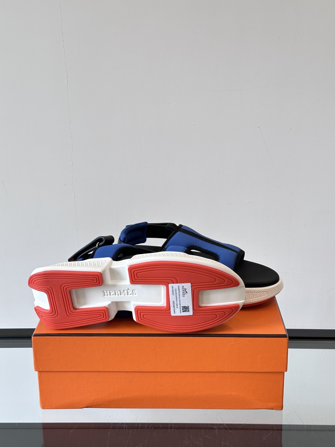 ◾️▫️Hermes 高端拖鞋凉鞋，高品质经典单品，用料上乘考究，版型宽松舒适，推荐入手，鞋面选用进口面