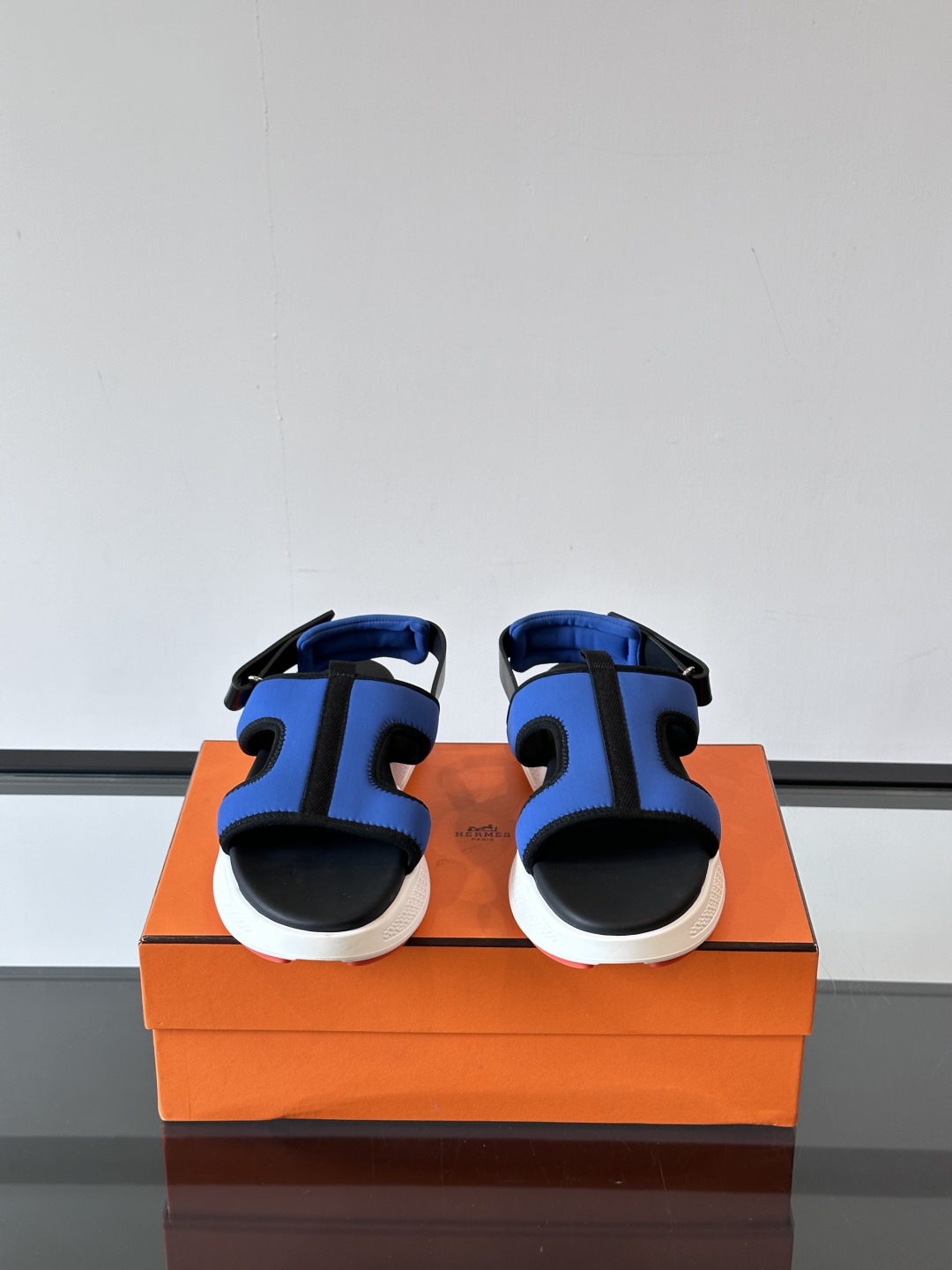◾️▫️Hermes 高端拖鞋凉鞋，高品质经典单品，用料上乘考究，版型宽松舒适，推荐入手，鞋面选用进口面