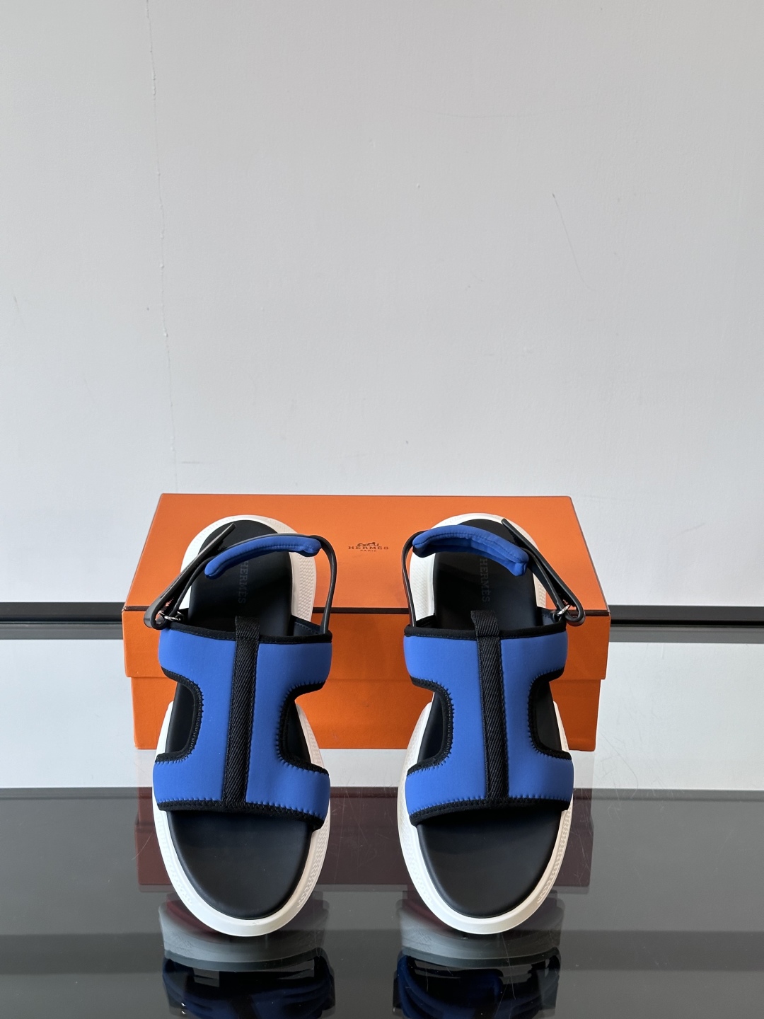 ◾️▫️Hermes 高端拖鞋凉鞋，高品质经典单品，用料上乘考究，版型宽松舒适，推荐入手，鞋面选用进口面