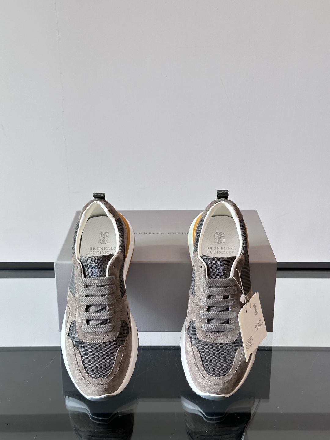 Brunello Cucinelli 新款拼色运动板男鞋 此款运动鞋面料采用意大利进口高丝光水洗翻毛皮和