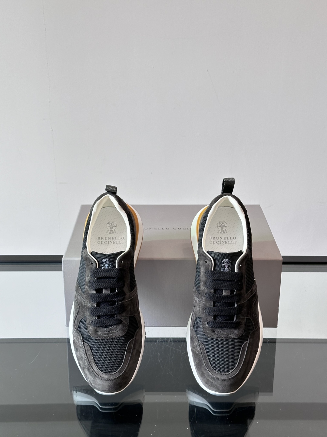 Brunello Cucinelli 新款拼色运动板男鞋 此款运动鞋面料采用意大利进口高丝光水洗翻毛皮和