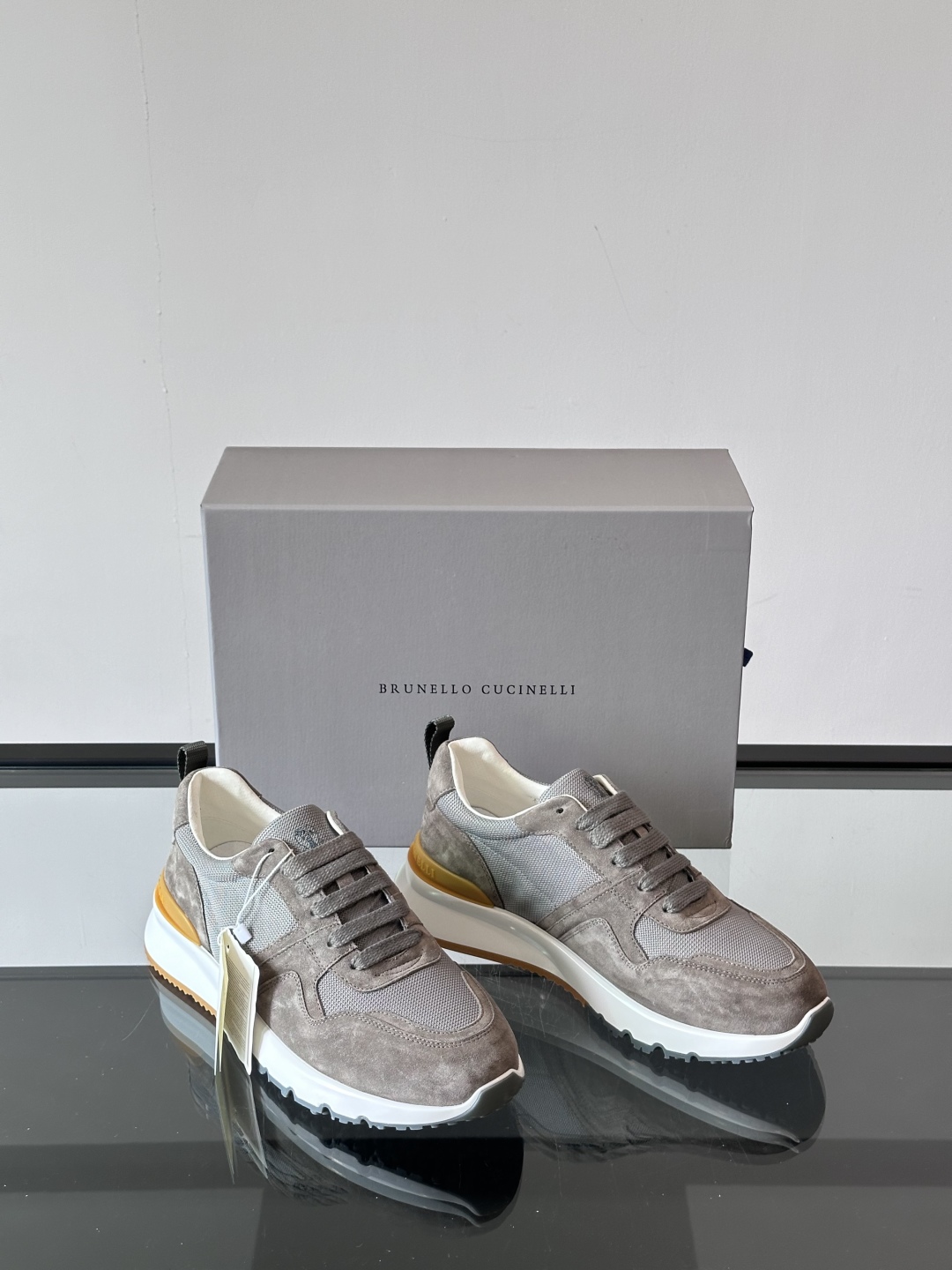 Brunello Cucinelli 新款拼色运动板男鞋 此款运动鞋面料采用意大利进口高丝光水洗翻毛皮和