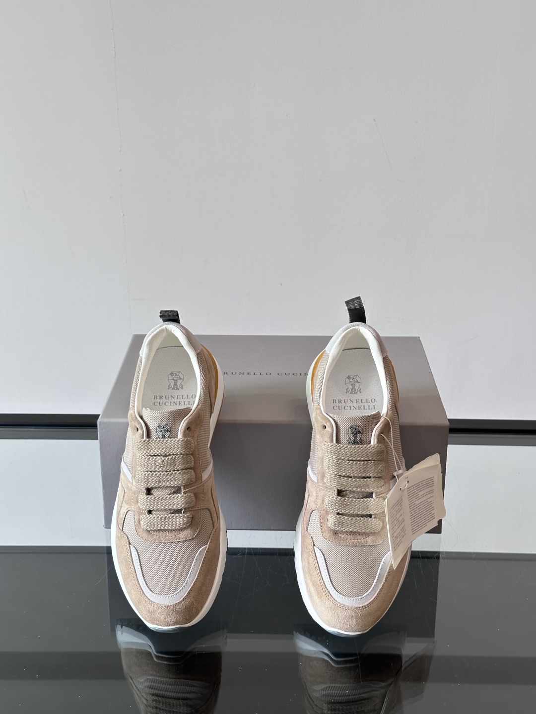 Brunello Cucinelli 新款拼色运动板男鞋 此款运动鞋面料采用意大利进口高丝光水洗翻毛皮和