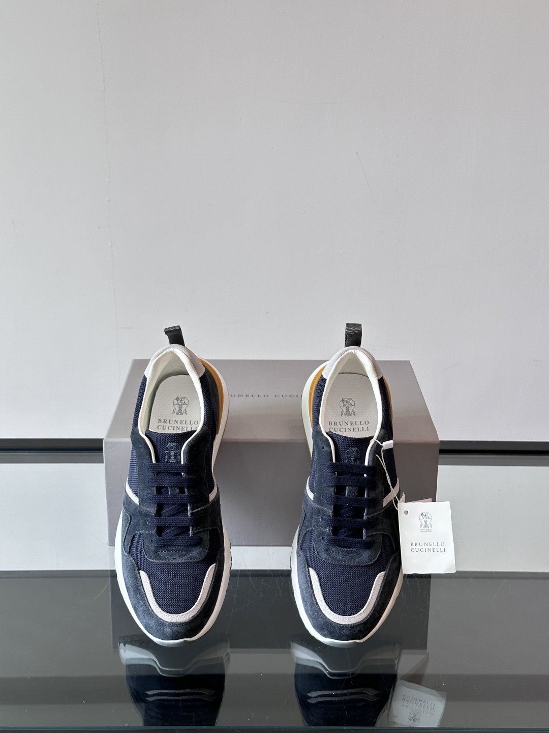 Brunello Cucinelli 新款拼色运动板男鞋 此款运动鞋面料采用意大利进口高丝光水洗翻毛皮和