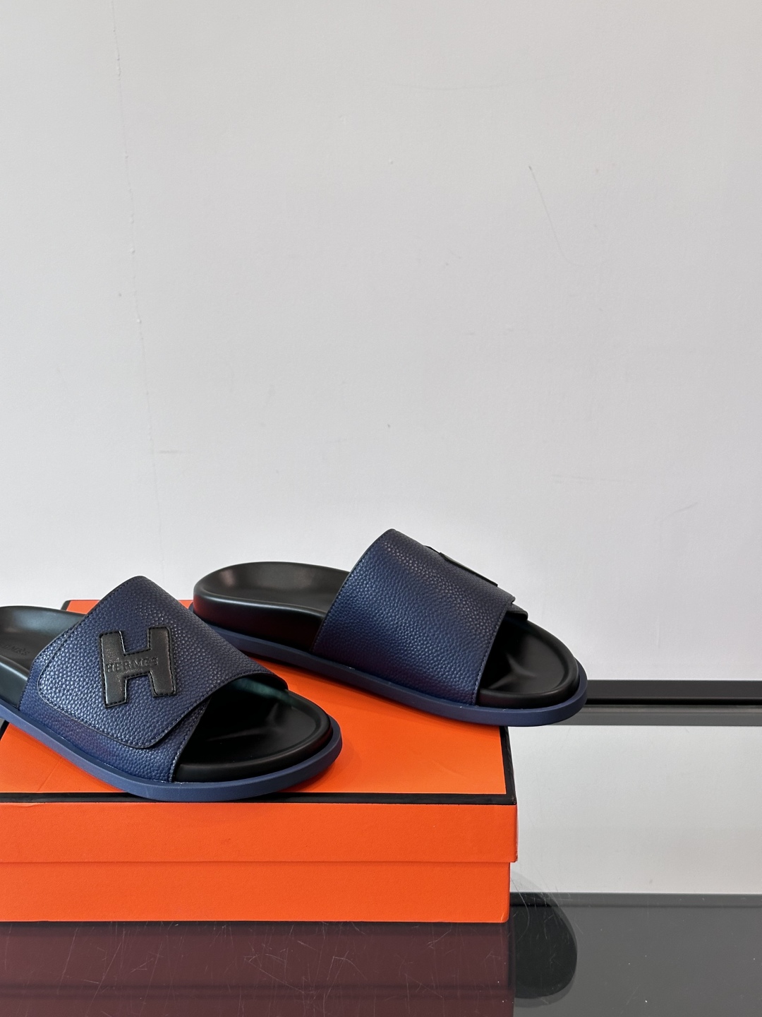 Hermes Men's Premium Leather Slides Comfortable Summer Beach Sandals 9 cmp i1750397419023 6042 0 7