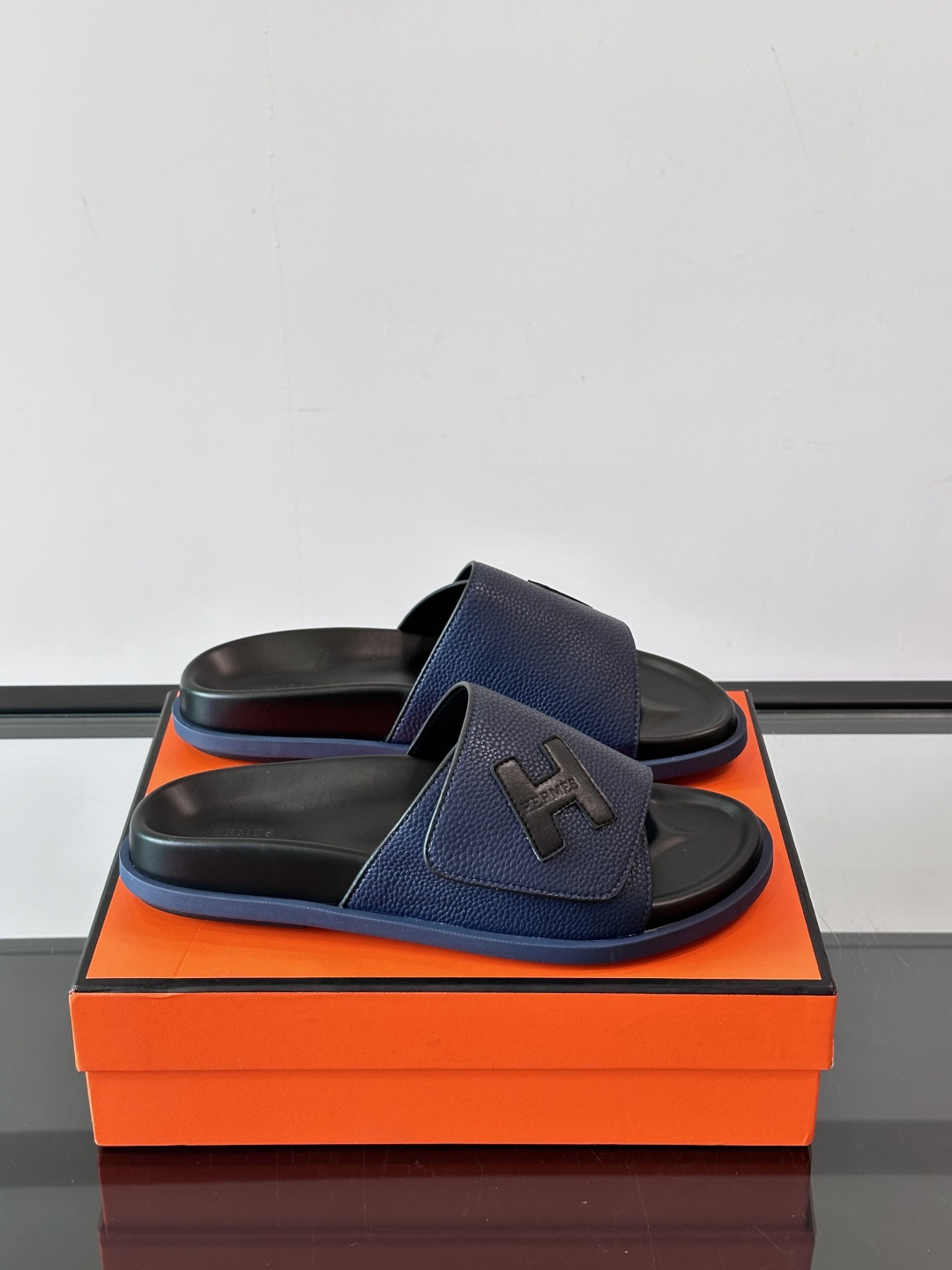 Hermes Men's Premium Leather Slides Comfortable Summer Beach Sandals 2 cmp i1750397419053 47 0 0