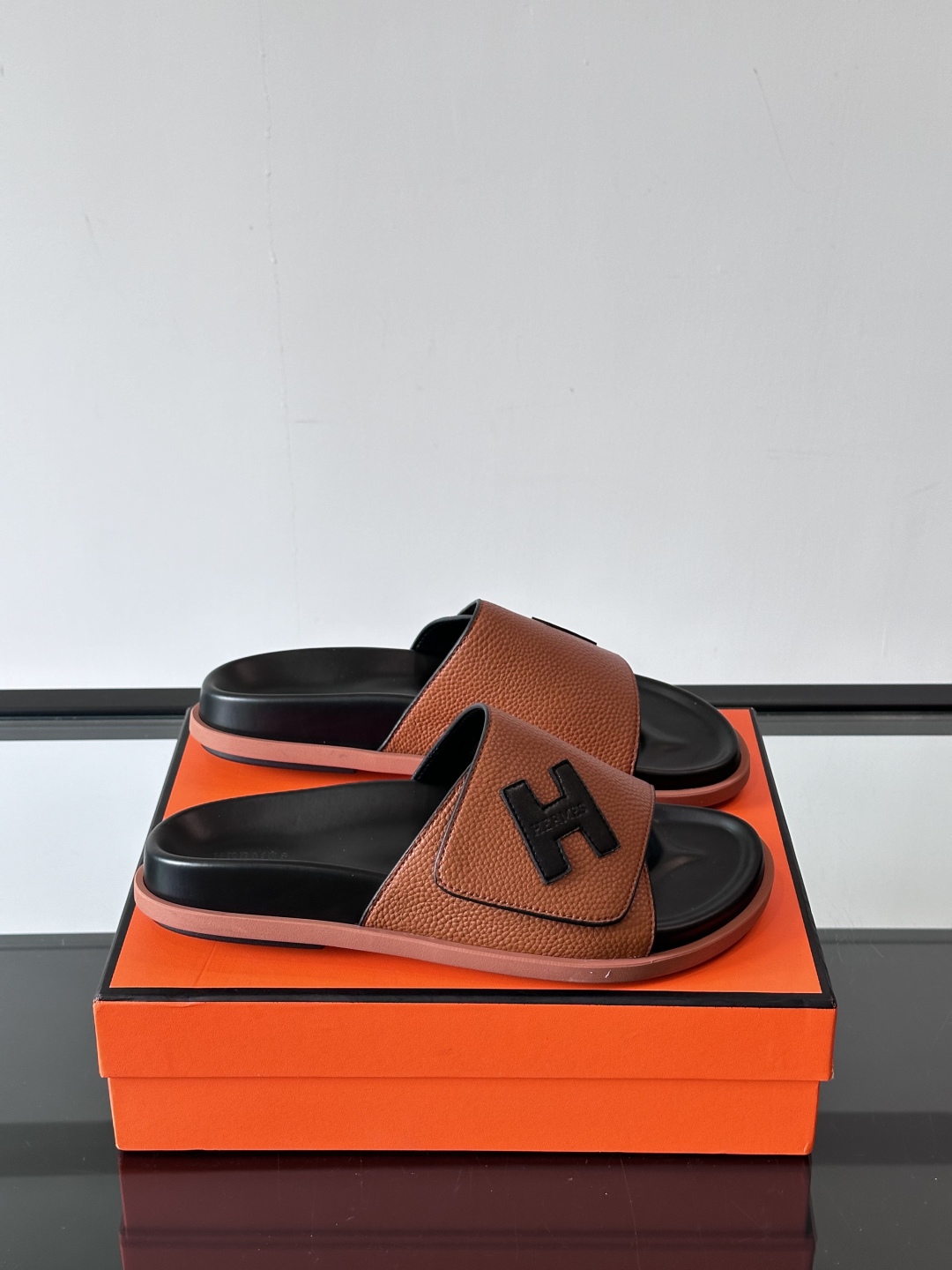 Hermès صندل رجالي فاخر بنعل مصبوب، جودة عالية، تصميم كلاسيكي