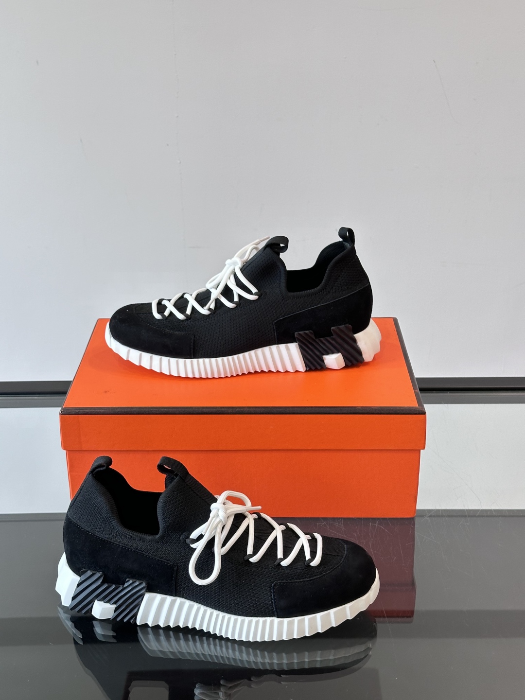 Hermes Men's Fashion Sneakers - Lightweight, Breathable, and Stylish 5 cmp i1750398234325 8255 0 3