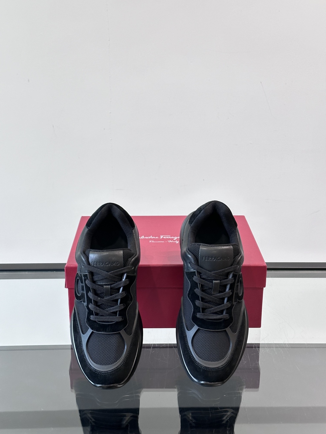 Ferragam/菲拉格慕 男士新款网面透气拼接小牛皮休闲运动鞋👟运动休闲款 时尚百搭 拼色经典搭配 采
