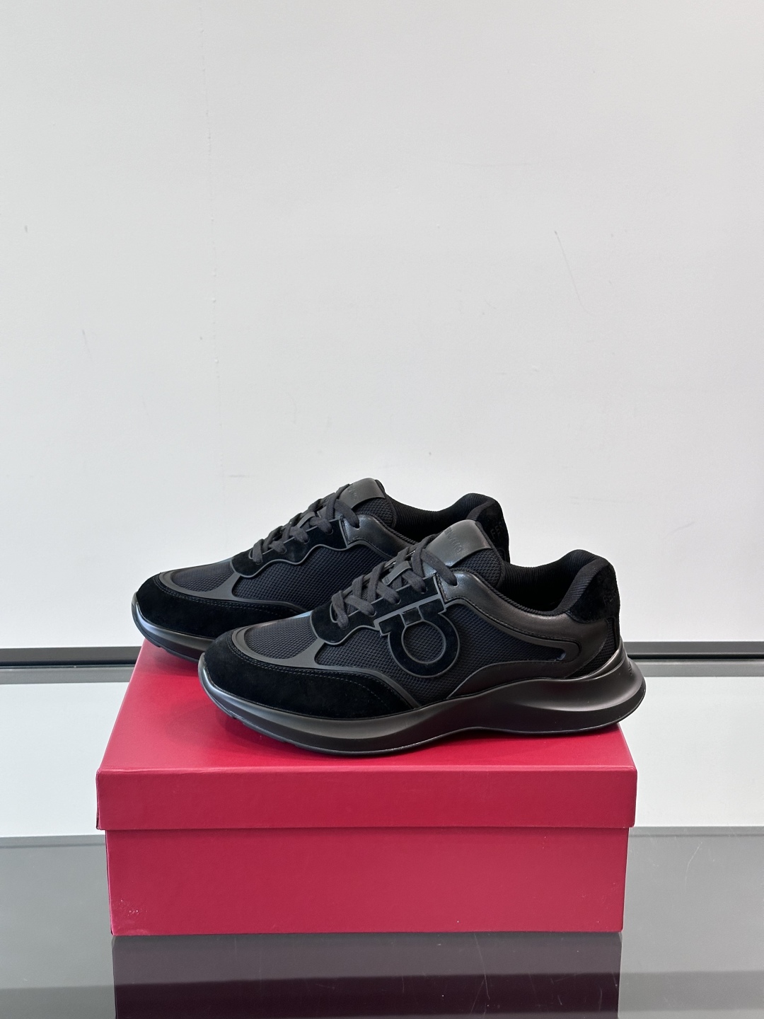 Ferragam/菲拉格慕 男士新款网面透气拼接小牛皮休闲运动鞋👟运动休闲款 时尚百搭 拼色经典搭配 采