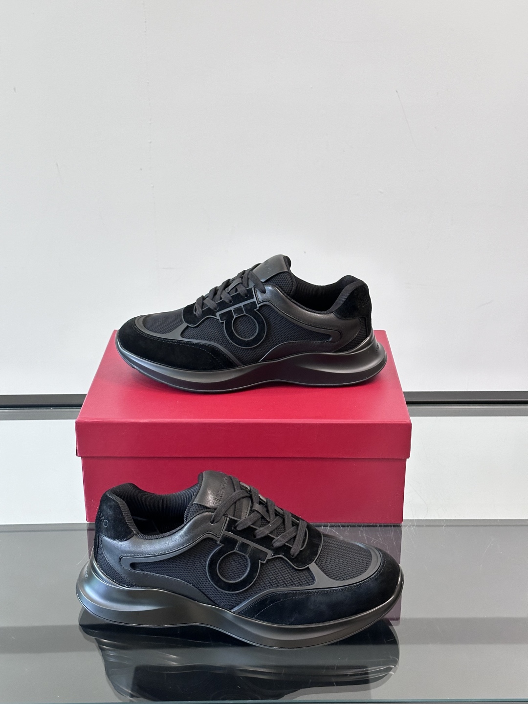 Ferragam/菲拉格慕 男士新款网面透气拼接小牛皮休闲运动鞋👟运动休闲款 时尚百搭 拼色经典搭配 采