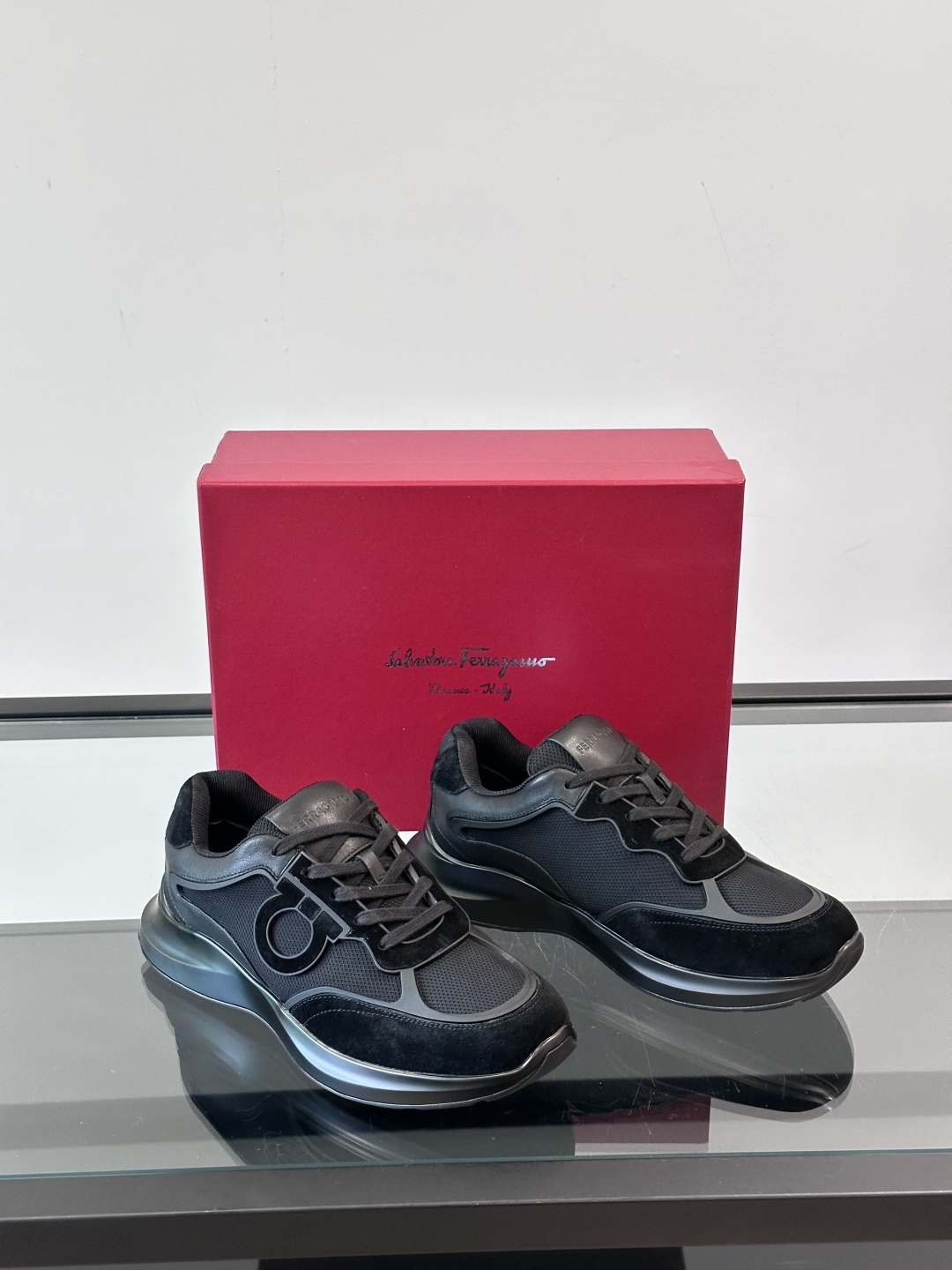 Ferragam/菲拉格慕 男士新款网面透气拼接小牛皮休闲运动鞋👟运动休闲款 时尚百搭 拼色经典搭配 采