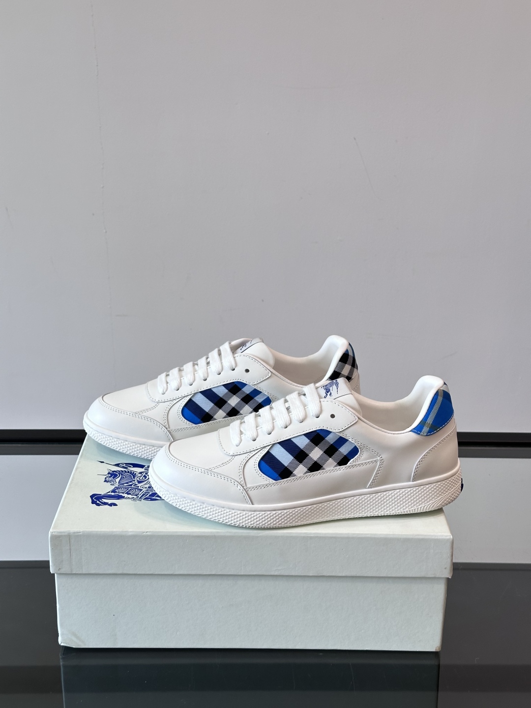 𝐁𝐔𝐑𝐁𝐄𝐑𝐑𝐘巴宝莉 终于来了|酷·飒 格纹terrace运动鞋 ，巴宝莉（Burberry）经典原素