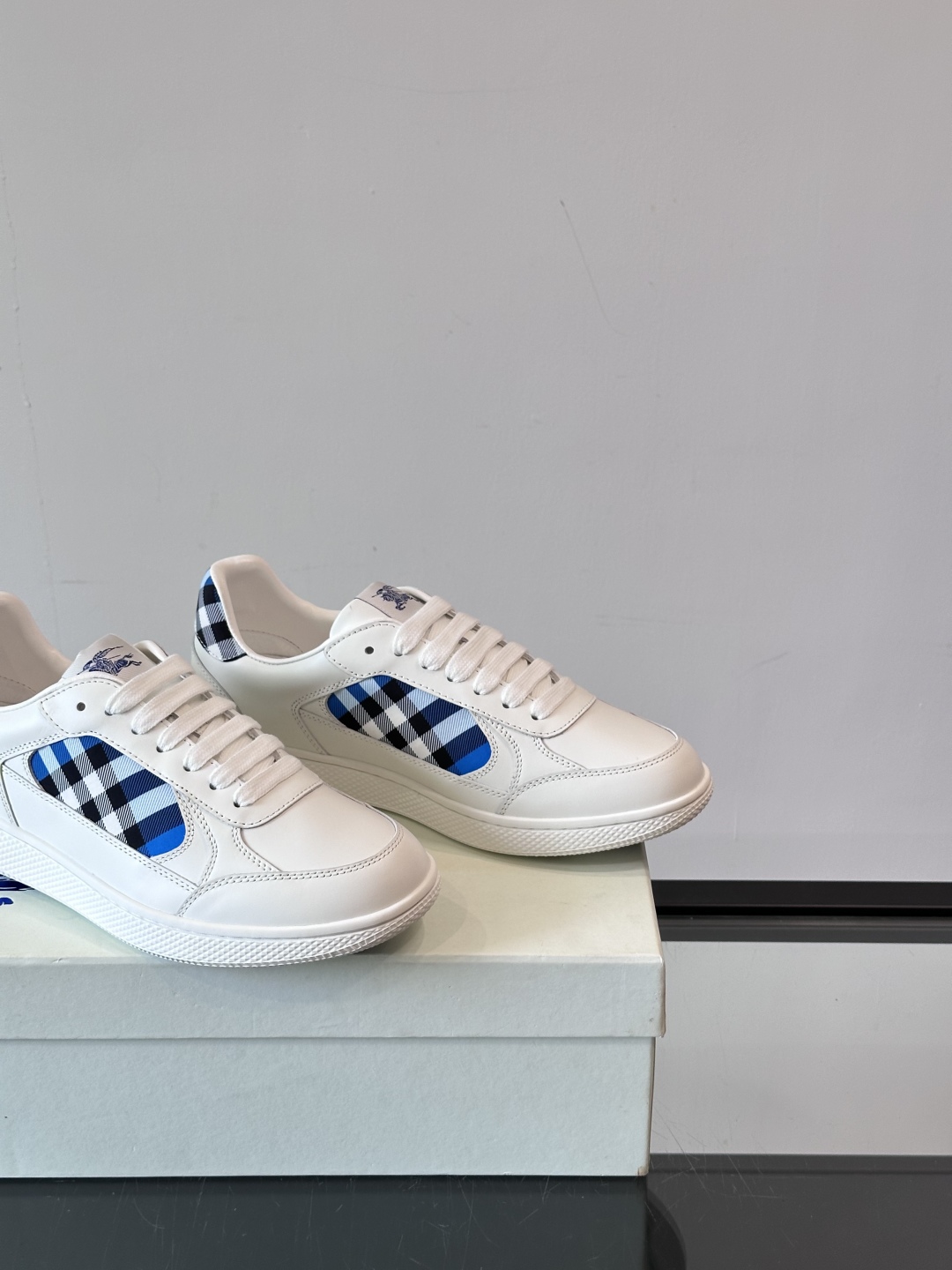 𝐁𝐔𝐑𝐁𝐄𝐑𝐑𝐘巴宝莉 终于来了|酷·飒 格纹terrace运动鞋 ，巴宝莉（Burberry）经典原素