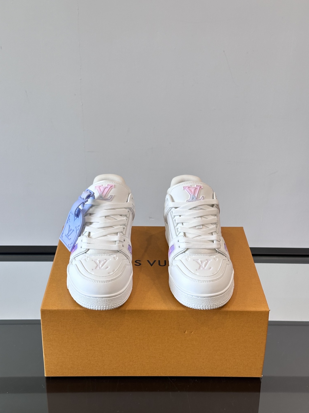 L. v TRAINER 水洗渐变运动鞋 重工打造特别版 采用水染小牛皮水洗工艺，精致单品，后部 #54