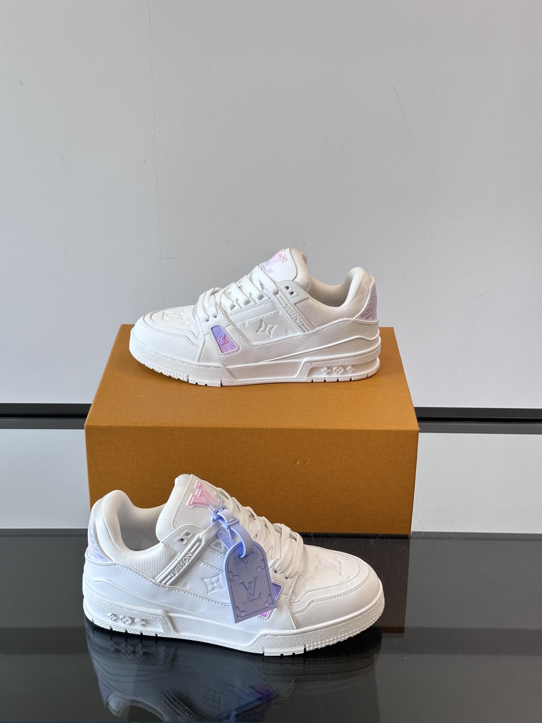 L. v TRAINER 水洗渐变运动鞋 重工打造特别版 采用水染小牛皮水洗工艺，精致单品，后部 #54