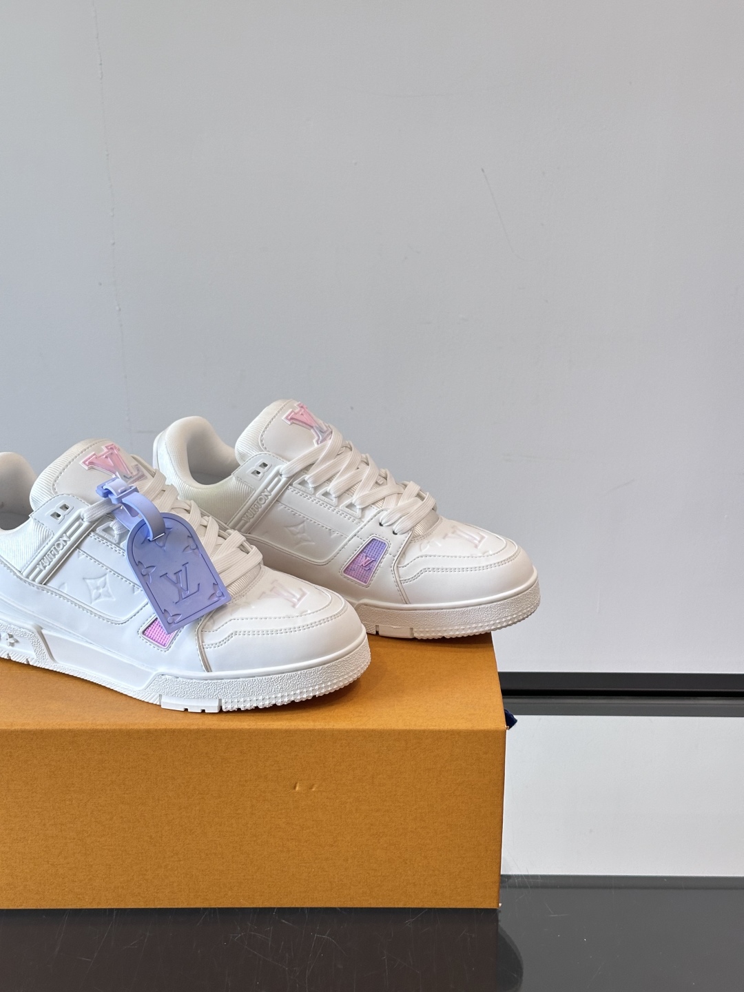 L. v TRAINER 水洗渐变运动鞋 重工打造特别版 采用水染小牛皮水洗工艺，精致单品，后部 #54