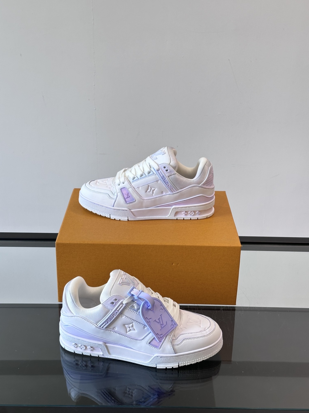 L. v TRAINER 水洗渐变运动鞋 重工打造特别版 采用水染小牛皮水洗工艺，精致单品，后部 #54